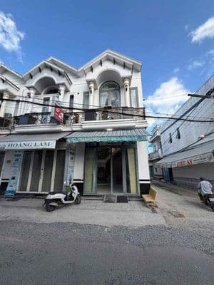 Nhà góc 2 mặt tiền trục chính kdc 3a, hoàn công