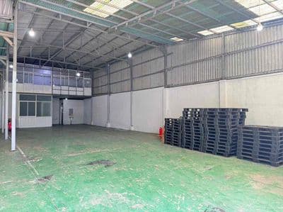 Xưởng 360m mặt tiền đường nhánh có sẵn văn phòng