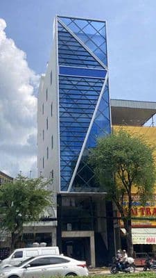 Cho thuê toà nhà 6 tầng đường 30/4, trung tâm cần thơ ( vị trí đắc đ