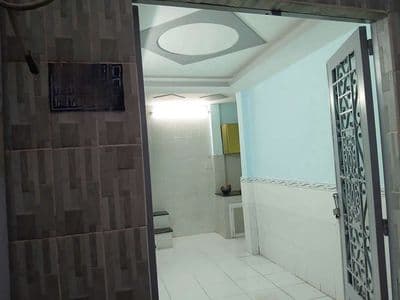 Nhà mới sạch sẽ, 2 phòng ngủ.1 vệ sinh.Giá-6Tr. Thích Quảng Đức.QPN