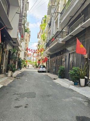 Nhà hẻm 8m nhựa số 788/x Lạc Long Quân, P8, TB, 60m2 (6x10m) nhỉnh 5T