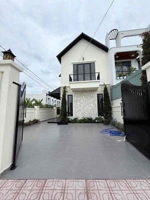 Bán villa phong cách Đông Âu bao đẹp. Dt 9.5 x 29
