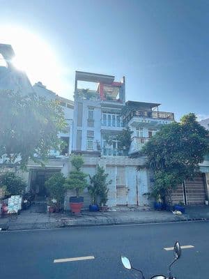 Bán nhà mặt tiền kinh doanh ngang 6m4 số 1062 Lò Gốm P Bình Tiên