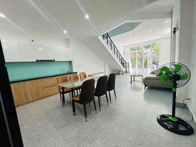 Nhà đẹp 3 tầng mt dương đình nghệ - 4pn khu phố hàn