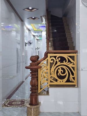 Nhà Cách Đường Nguyễn Văn Cừ 30m Mặt Tiền Chợ Trần Việt Châu.