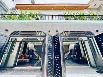 nhà mới sạch sẽ full nội thất cao cấp