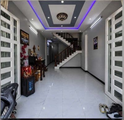 cho thuê nhà nguyên căn 1 trệt 3 lầu