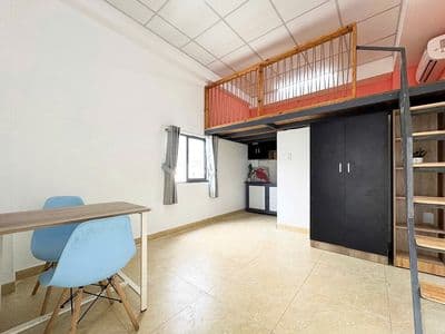 Gác xinh cửa sổ thoáng mát quang trung - thống nhất, có thang máy