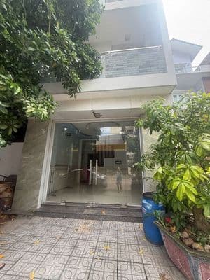 Nhà 2 lầu trung tâm hành chính dĩ an