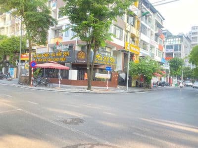 mặt bằng kinh doanh vị trí đẹp ô góc Làm Ngân Hàng Hoặc làm Cafe