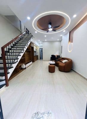 Lý thường kiệt(thành thái)-hẻm 4m-lô góc 2tầng(4,5×10)-3pn -3wc