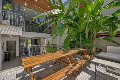 Cho thuê biệt thự đường bùi thiện ngộ,hòa xuân có hồ bơi