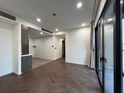 Cho thuê căn 2PN cơ bản, full bếp, rèm, vào ở ngay Lumiere EverGreen