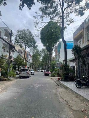 Nhà trống suốt KDC Hồng Phát