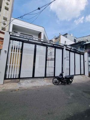 Nhà Mới rộng rãi, DT 20x10m, Trệt 1 Lầu, Hẻm xe Hơi
