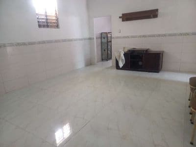 Nhà cho thuê giá rẻ, rộng rãi thoáng mát - Phù hợp gia đình