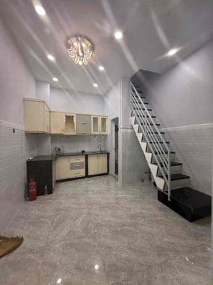 3.1 tỷ - 3 tầng - 2 phòng ngũ - Ngay trung tâm Q5 ráp Q1