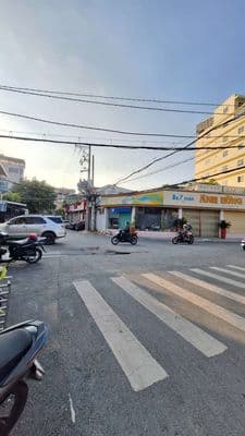 Ngay trường Đại Học Công Nghiệp , Chợ Gò Vấp Dòng tiền cho thuê 9tr