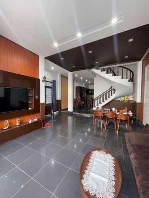 Nhà đẹp 2 tầng 4pn sạch có nội thất đường tiên sơn