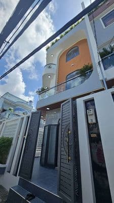 Nhà giáp q7 Ngay Trung tâm thị trấn Nhà bè 6,4 x 10M