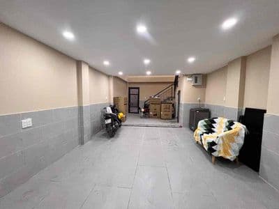 Cho thuê chdv ngay chợ thuận tiện di chuyển quận 1,3,10,dọn vào ở ngay