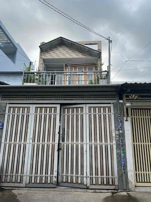 Chính chủ cần bán nhà shr hẻm xe hơi thông, có sân đậu ô tô