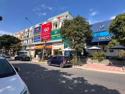 Cho thuê nhà 7pn 5wc có thang máy đuờng Hoàng Hoa Thám Phú Lợi