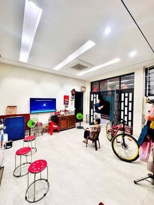 Nhà 6 tầng thang máy Quan Nhân, Hoàng Ngân, 9.5 tỷ