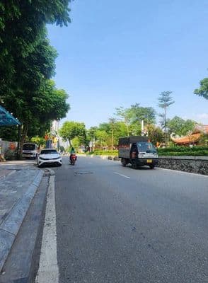 Bán đất Lạc Long Quân, Tây Hồ, lô góc 2 thoáng
