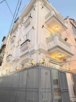 Bán nhà Huỳnh Tấn Phát Q7 ***