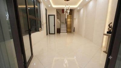 Bán nhà mặt hồ Linh Quang, Đống Đa, 31m2, 20.5 tỷ, có gara, thang máy