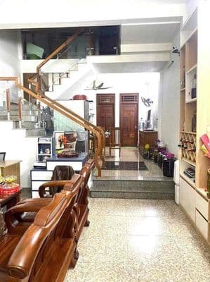 Cho thuê nhà MT Nguyễn Lương Băng sát Phan Văn Định