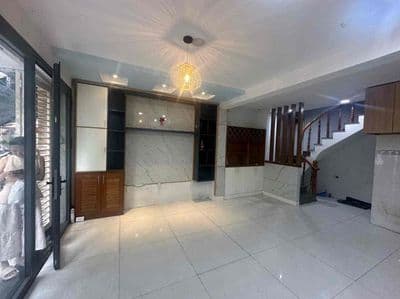 Cho thuê nhà ở mặt tiền đường hoa cau, hẻm xe hơi rộng rãi