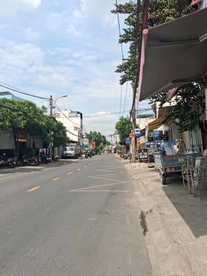 Nhà mặt tiền dt khủng, làng tăng phú 296m 21t còn tl