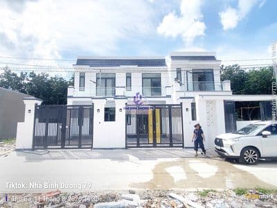 Nhà Lầu Tân Cổ Điển 175m² tại Bến Cát