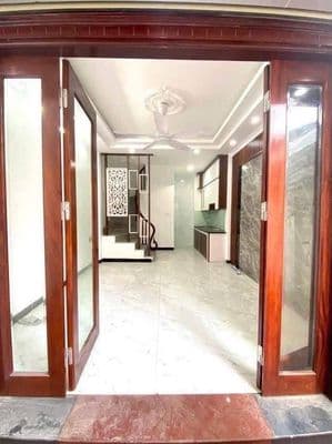 Nhà mới 30m2 5 tầng 3 ngủ gần Aeon Bát Khối, Long Biên
