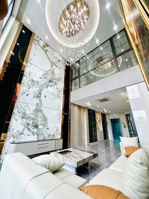 Bán nhà xây mới 8 tầng ô tô vào nhà Đàm Quang Trung, Long Biên