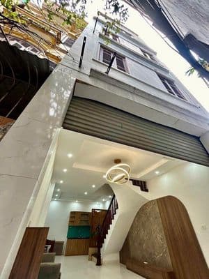 Nhà Đống Đa 40m² 5 tầng 12 tỷ, lô góc, gần phố