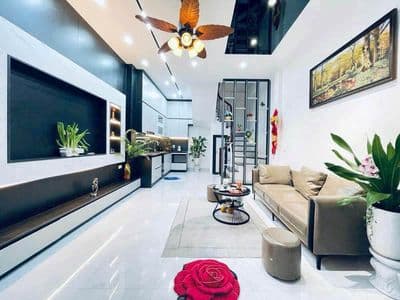 Nhà 37m2, 5 tầng, full nội thất, Phố Tân Mai, Hoàng Mai