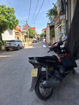Nhà 3 tầng mặt ngõ thông ô tô đỗ cửa gần chợ Tự Khoát