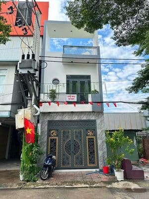 Bán nhà 1 trệt 1 lầu, TPHCM, full nội thất, giảm 500tr