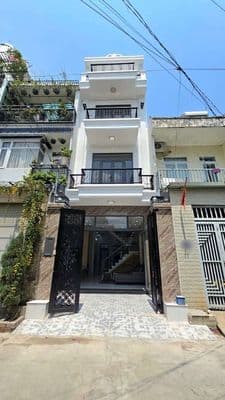 Bán nhà gần đông tăng long- lã xuân oai