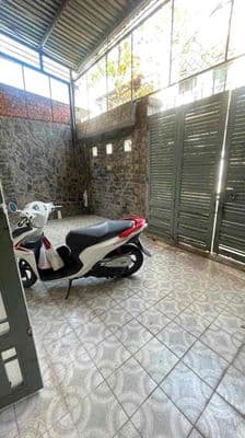 Nhà rộng 6*20 ngã tư ga. cấp 4 : 2pn 3wc. đường xe tải