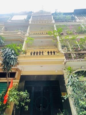 Nhà cho thuê ngõ 125 Trung Kính - 50M x 5 tầng - Giá chỉ 23 triệu/th