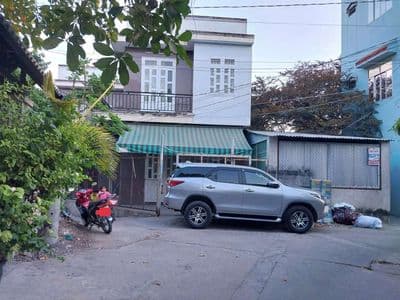 Nhà phù hợp văn phòng hoặc nhóm công nhân thi công d.a long hưng