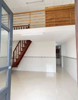 Nhà Kinh Doanh 1trệt 1 lầu 2phòng ngủ