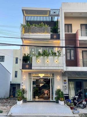 Bán Nhà 1 Trệt 2 Lầu rất kiên cố , tuyệt đẹp , mới 100% , lộ giới 20m
