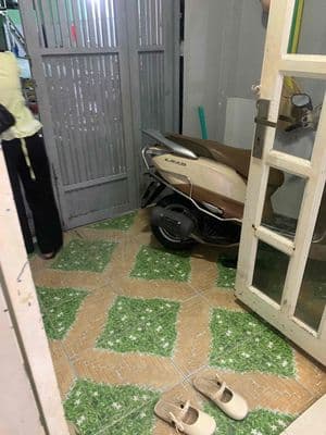 Nhà hẻm ba gác trần thị trọng (4x14m) - có sân và 2 phòng ngủ