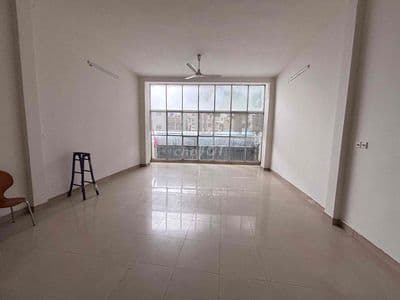 Mặt tiền ngang 5m - gần vòng xoay lý thái tổ - số 45 ngô gia tự, q10