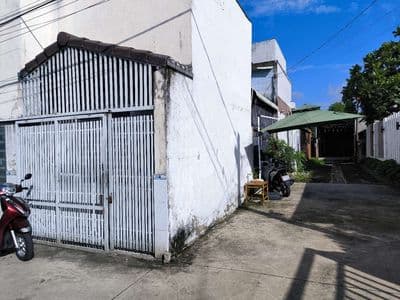 Nhà 1 trệt 1 gác, sau lưng bệnh viện Tâm Thần